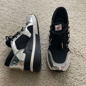 MK Women’s Sneakers Size6